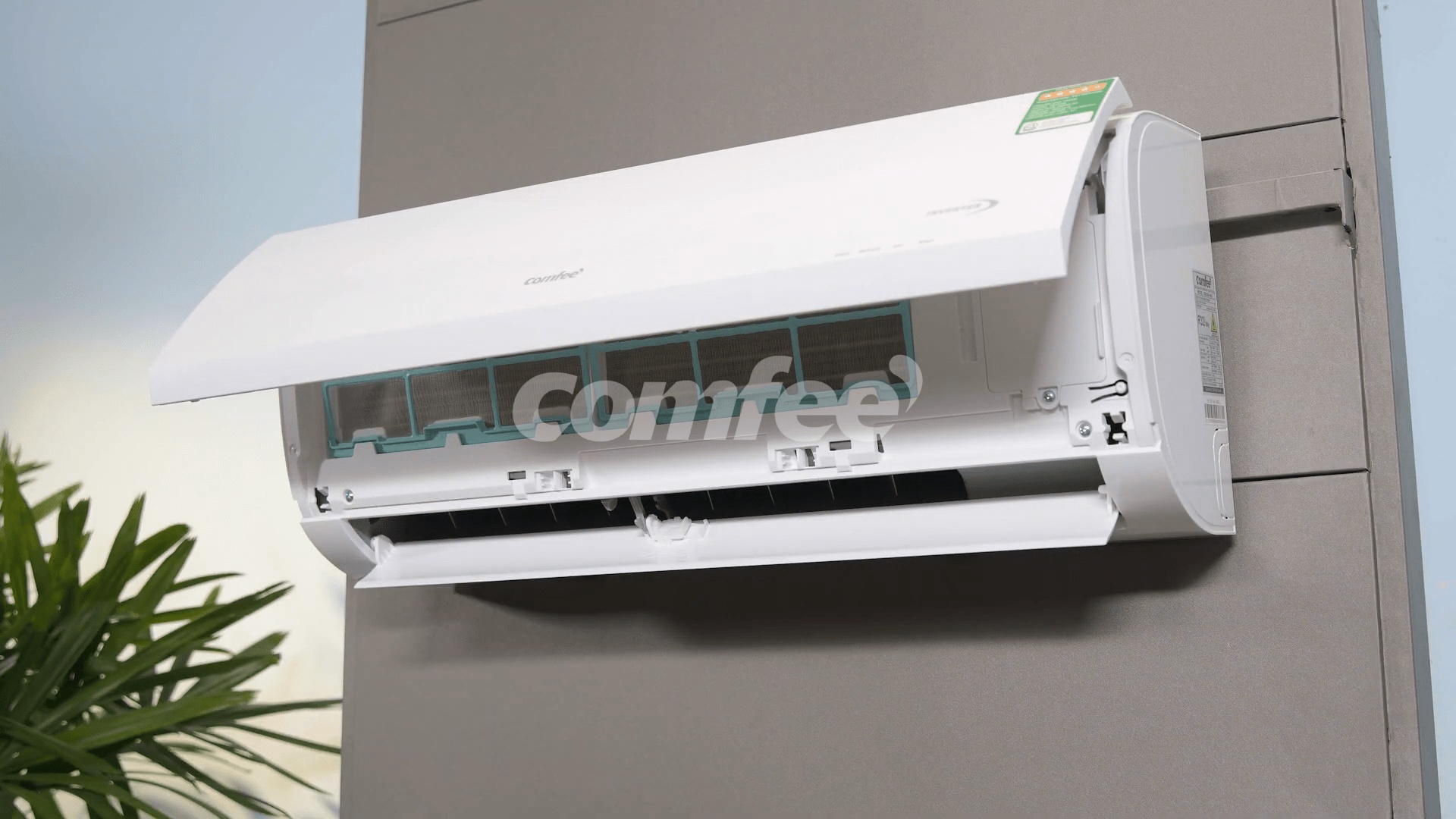 Chuẩn bị dụng cụ và vật liệu cần thiết để rửa máy lạnh Comfee